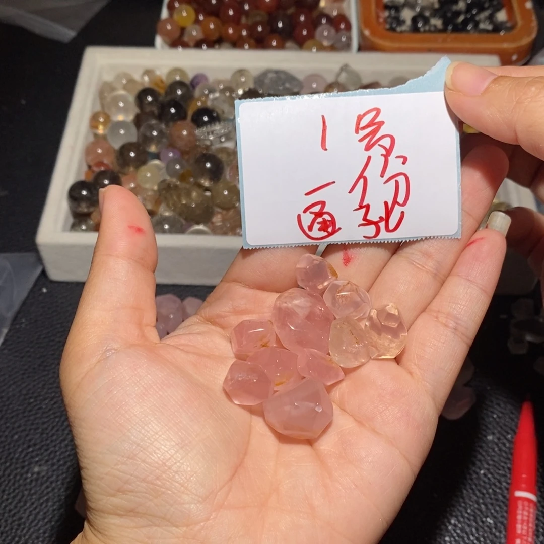 水晶未镶嵌颈饰多样化瑕疵发101