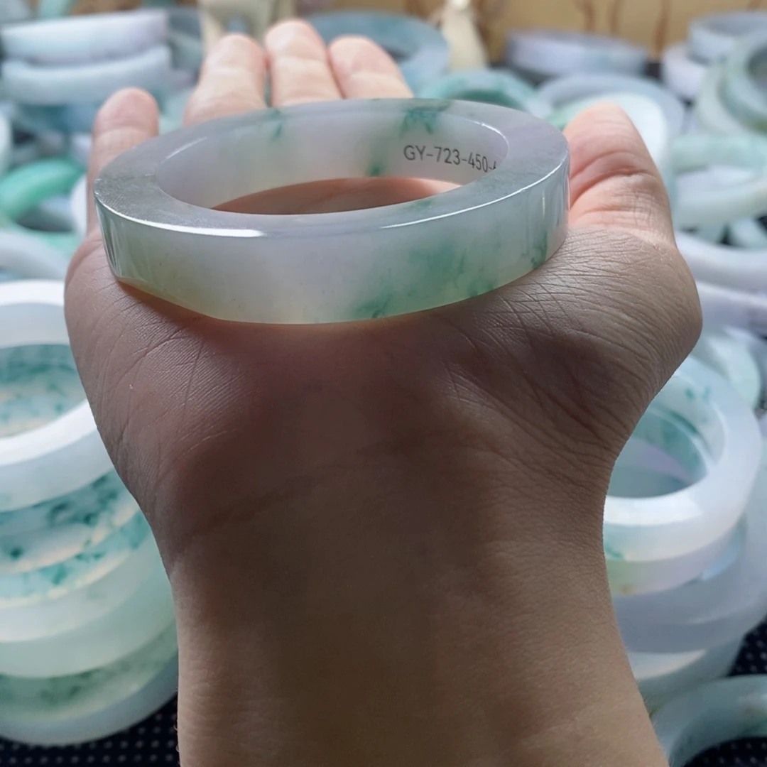 我***妞未镶嵌AAA定制翡翠