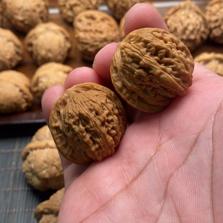 文玩核桃把件独***栏四座楼