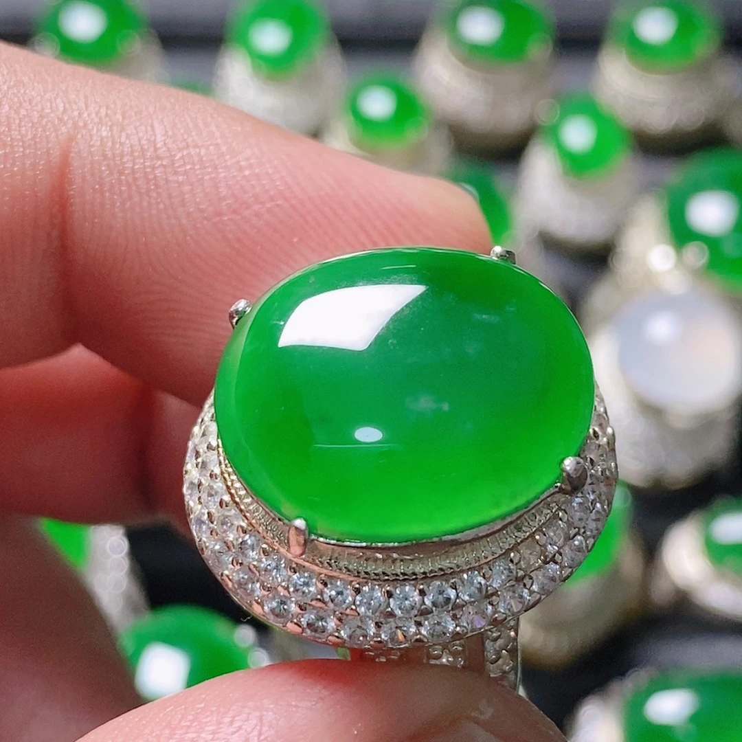 翡翠未镶嵌颈饰