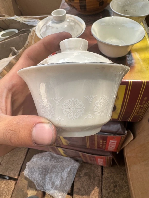 鲁玉瓷石英瓷盖碗