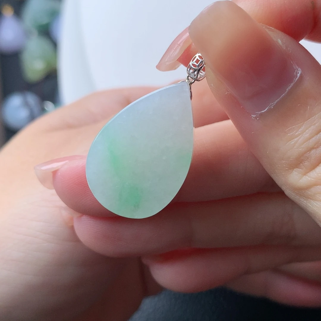 【闪购商品】翡翠18K金镶嵌吊坠(赠链)