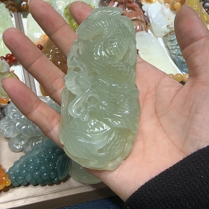 蛇纹石玉吊坠合金东**程