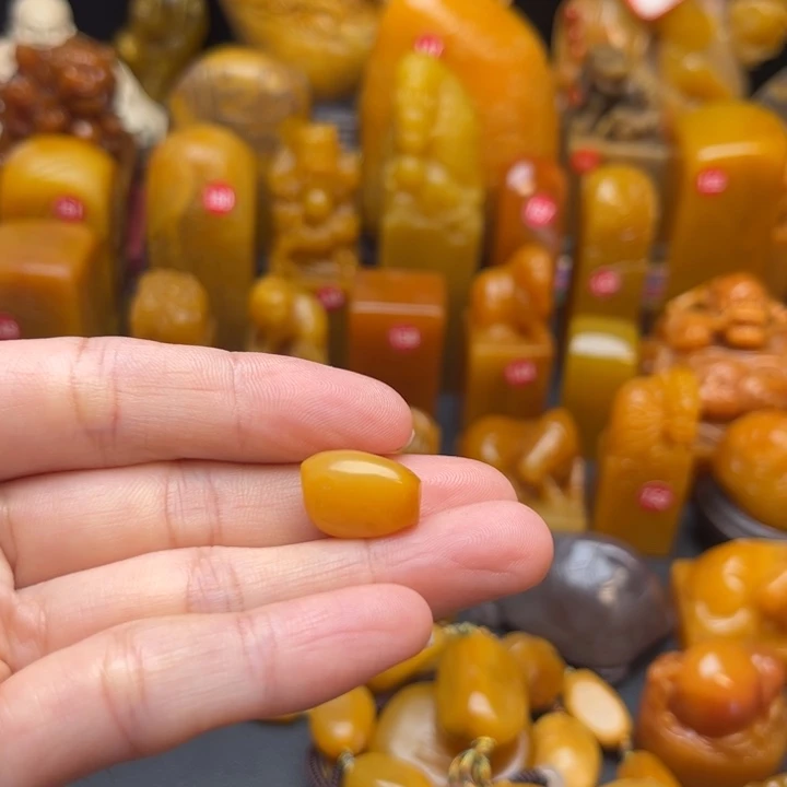符***霆寿山石印石题材：工艺品