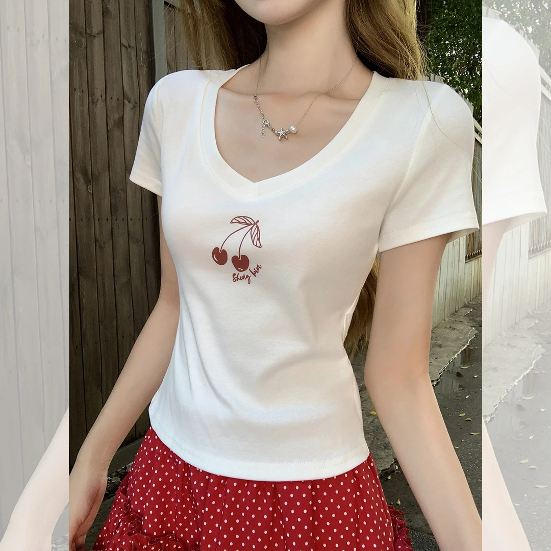 白色樱桃印花V领正肩短袖T恤女2025夏季新款休闲百搭收腰显瘦上衣