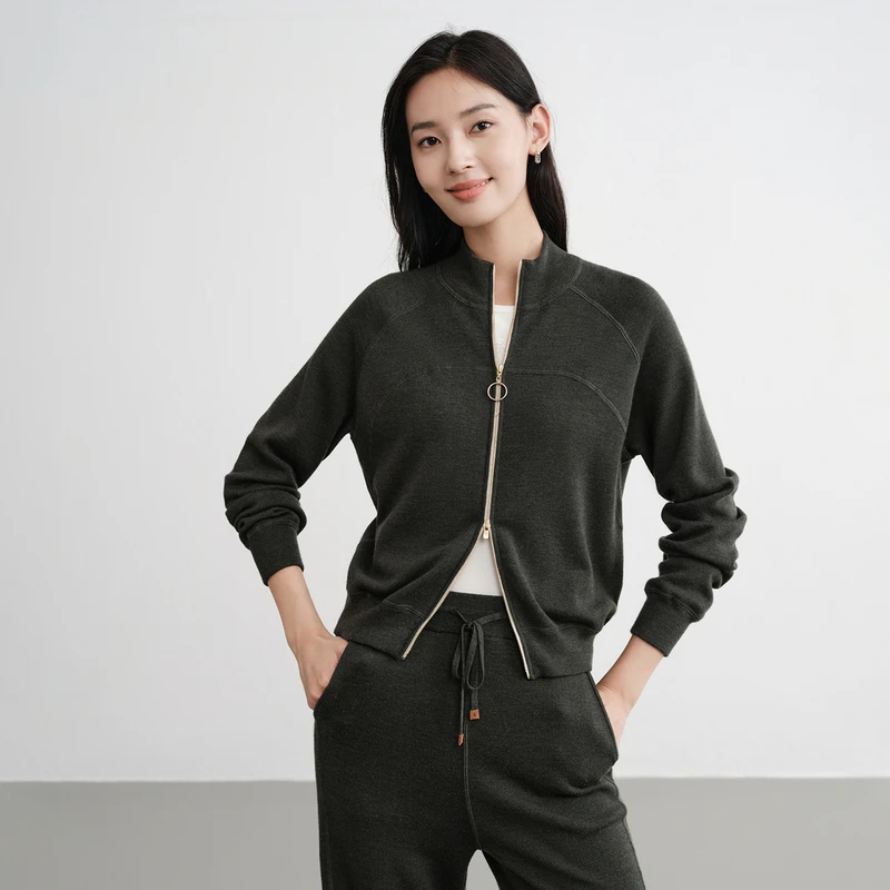 EP雅莹2025新品 精纺羊毛立领夹克插肩袖直身拉链针织外套女9136A