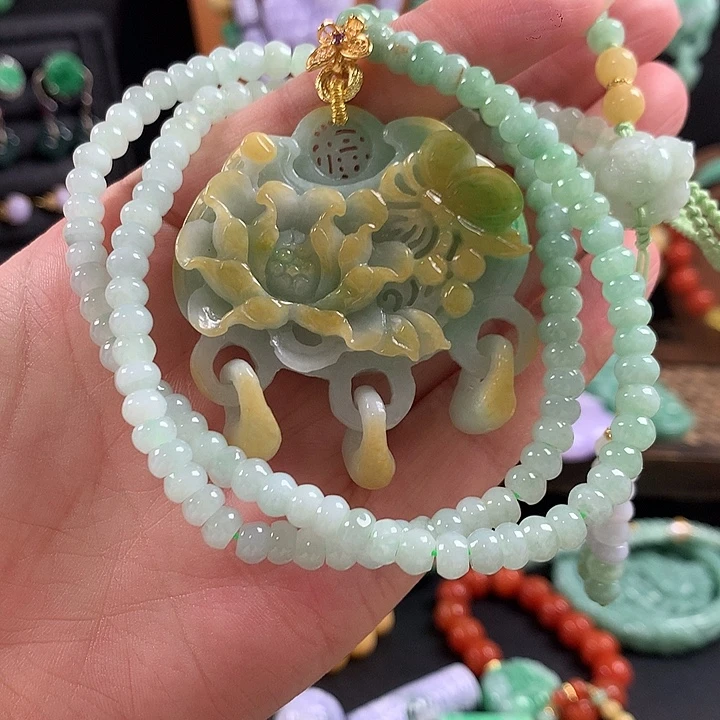 翡翠未镶嵌颈饰吊坠