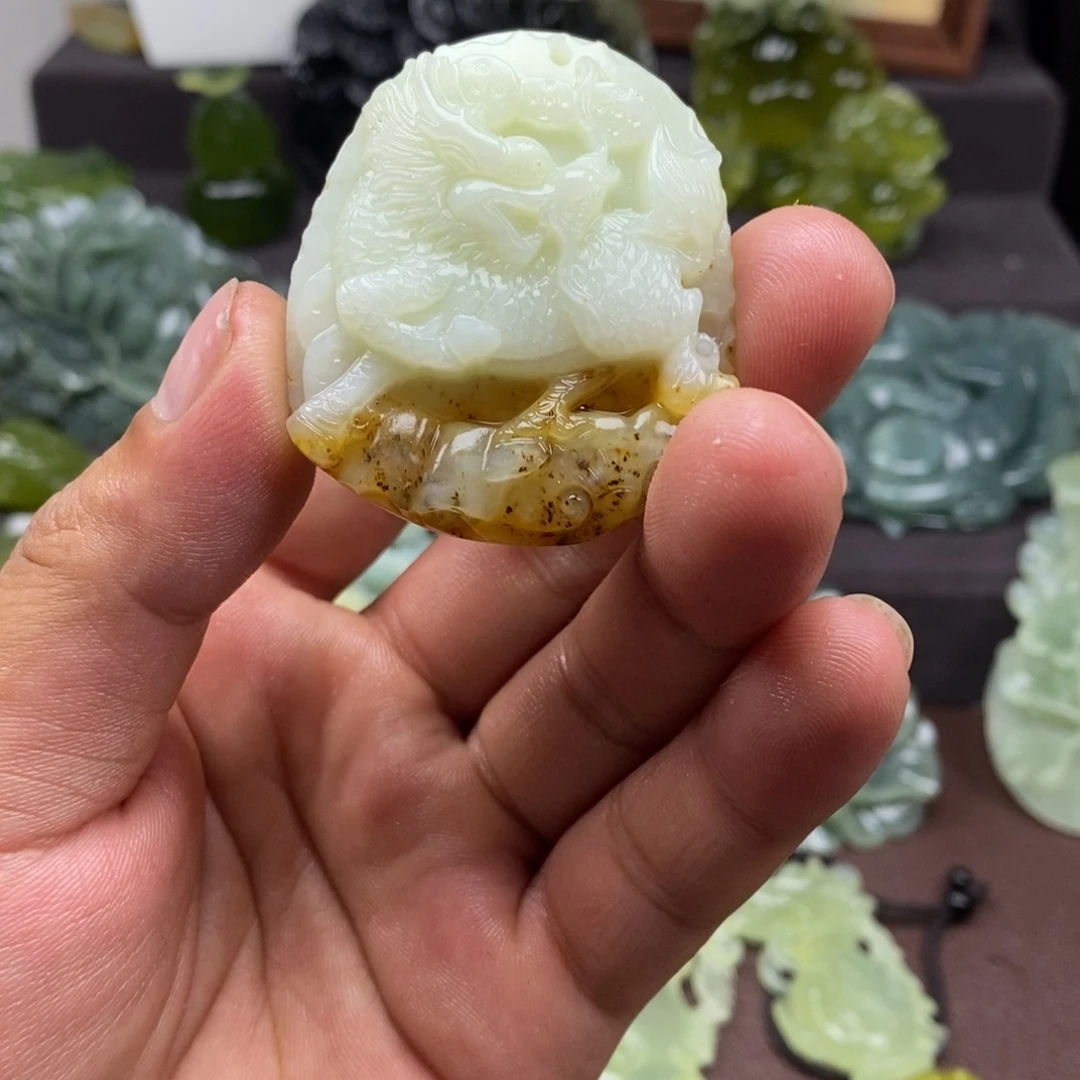 未镶嵌蛇纹石玉吊坠(赠链)