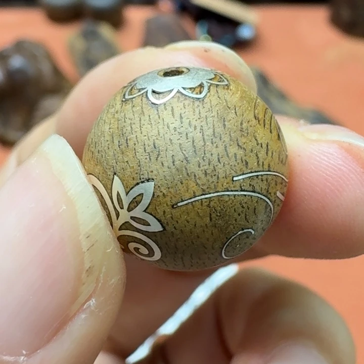 大叶紫檀（黑酸枝木类）