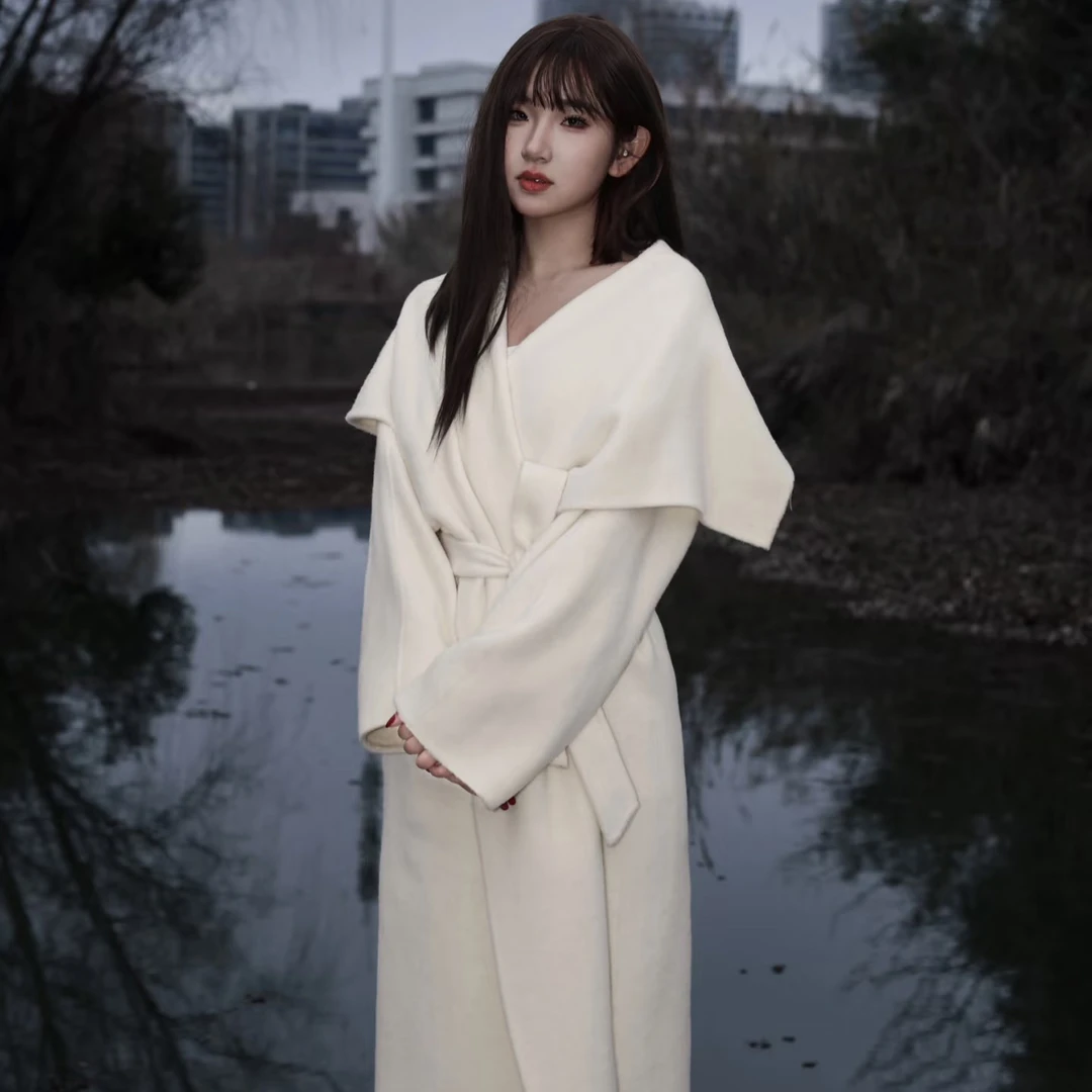 高级感白色双面呢子大衣女中长款2025冬季新款大翻领收腰毛呢外套