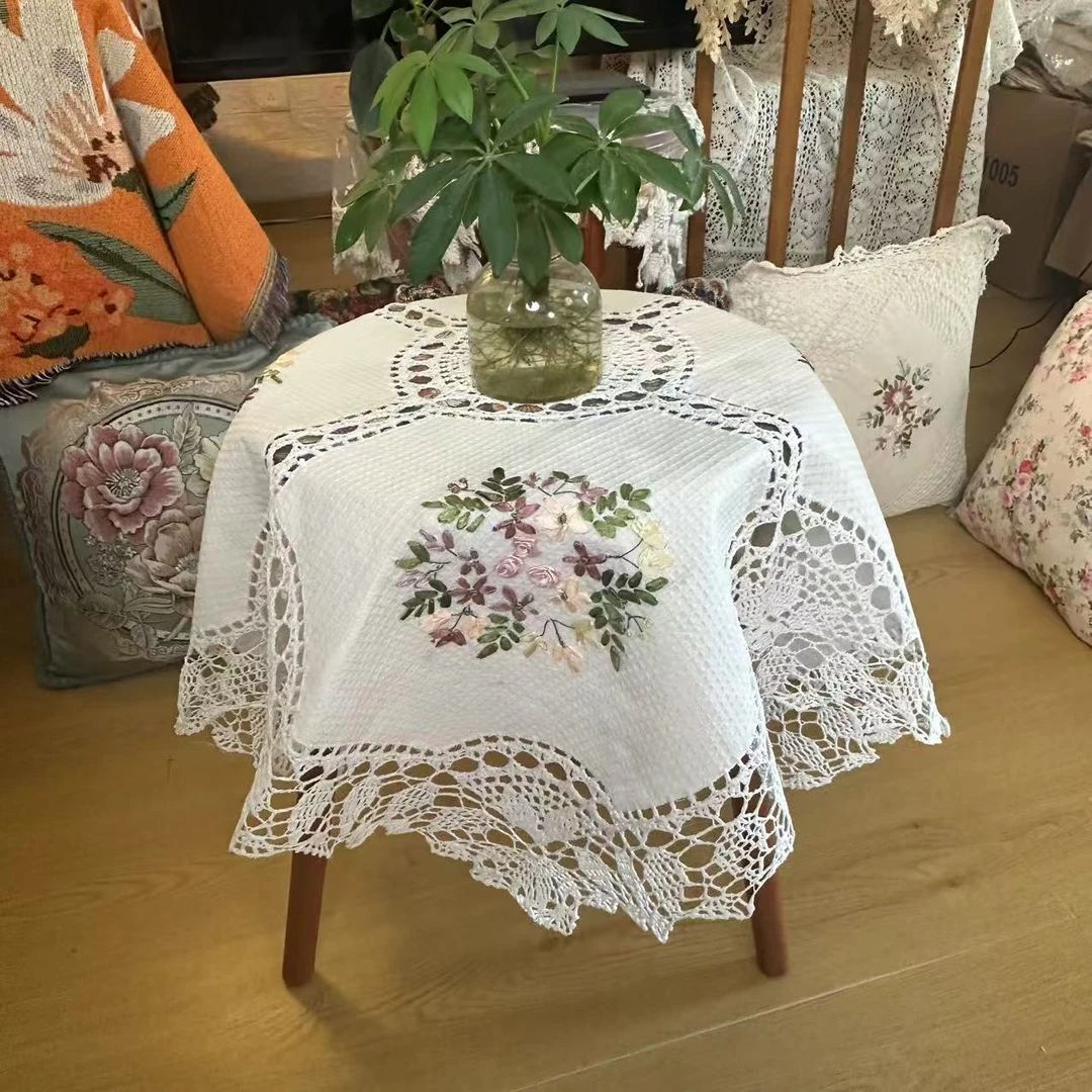 A006-7 棉质（85CM）白色手工丝带绣四叶草桌布