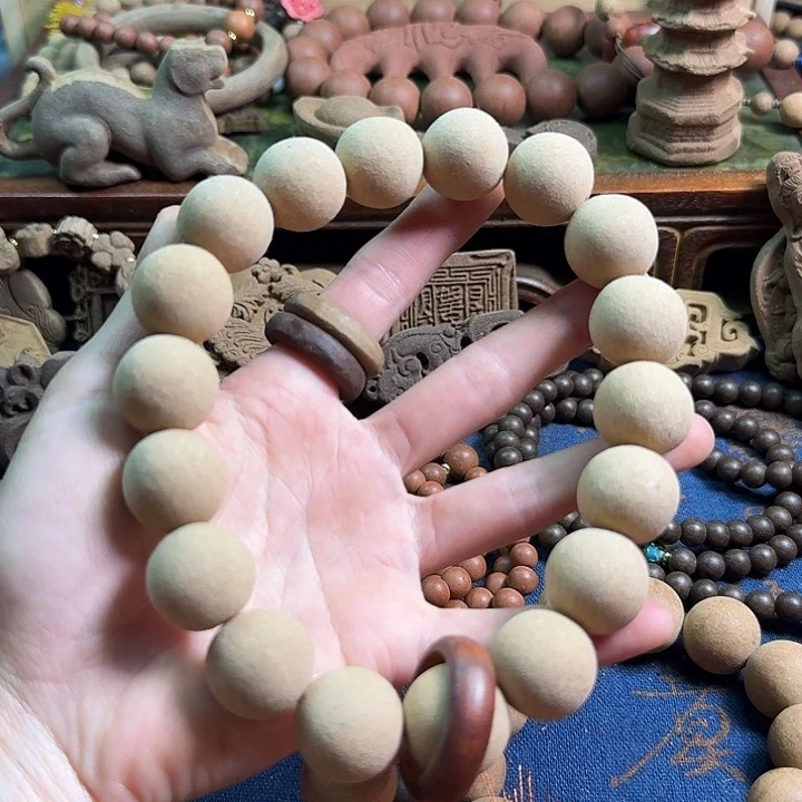 鹅梨帐中香1.9珠微瑕手持