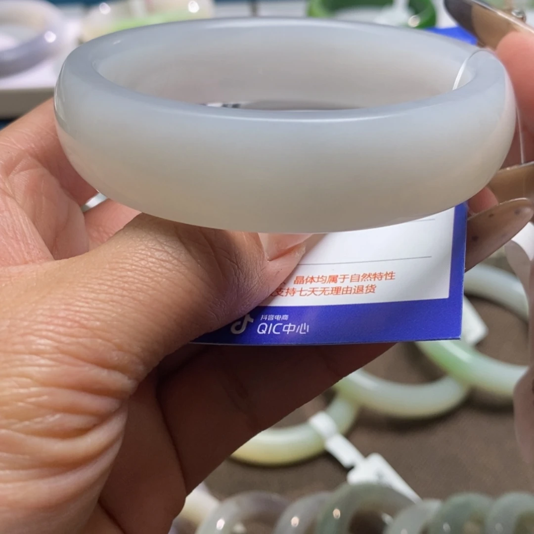 【闪购商品】和田玉手镯未镶嵌