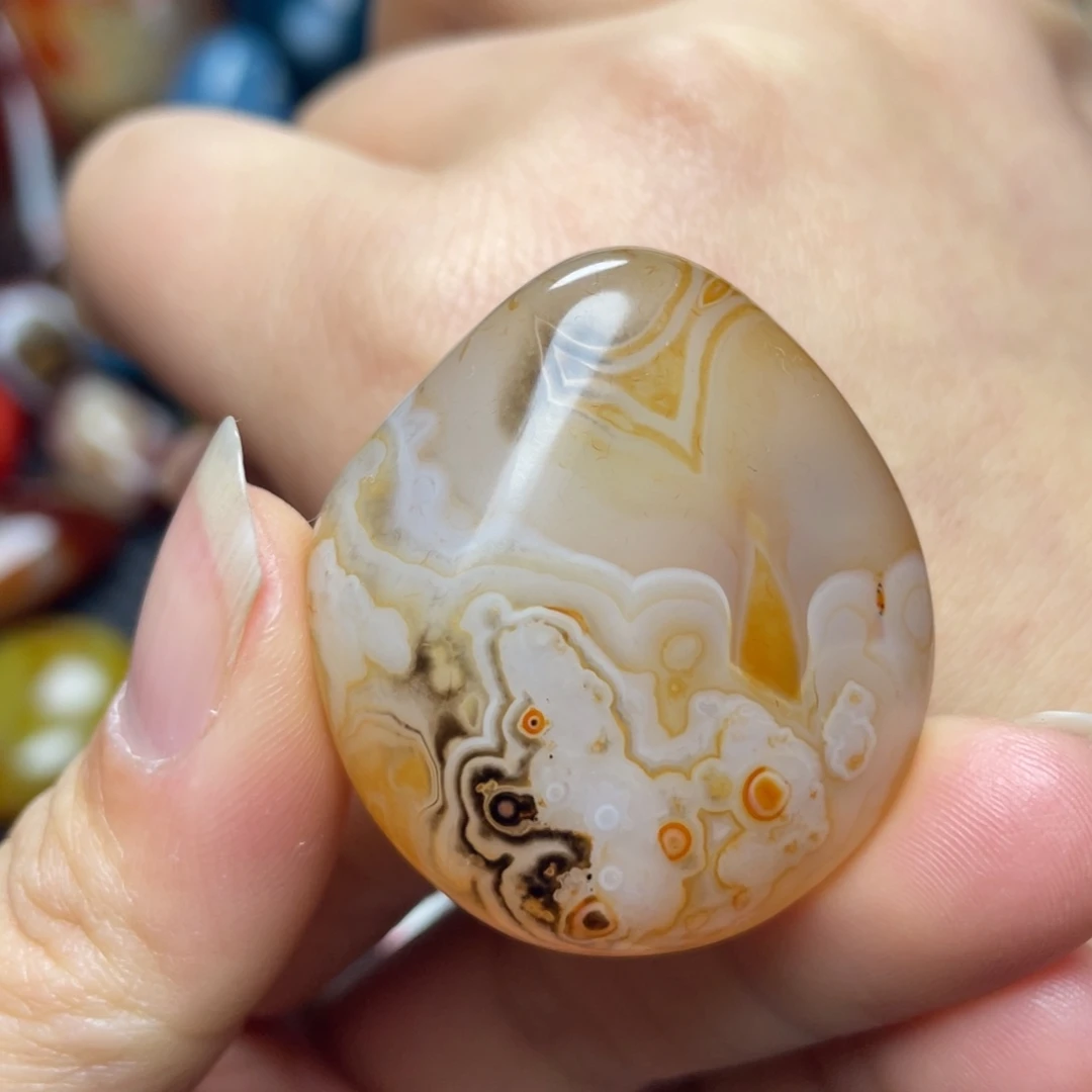 玛瑙/玉髓未镶嵌珠宝奇石