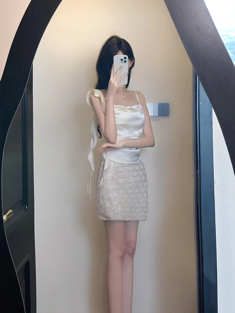 2025夏季新款气质时尚新款白色云朵吊带上衣+白色气质短裙套装