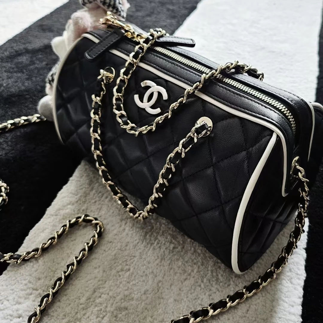 99新 Chanel/香奈儿 Chanel黑白熊猫色保龄球小号