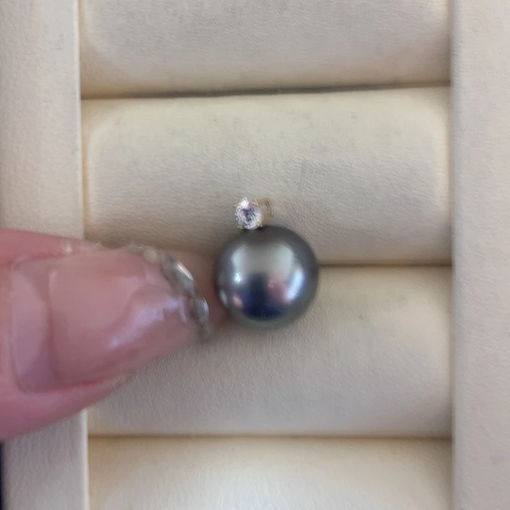 颈饰18K金镶嵌海水珍珠