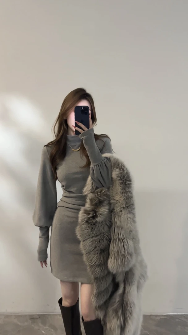 【宥妍】 复古冬季灯笼袖半高领连衣裙秋冬裙子褶皱收腰短裙DT1809