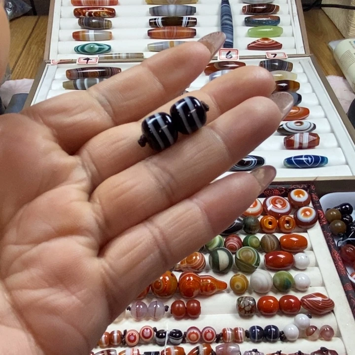 玛瑙/玉髓颈饰合金快**忧