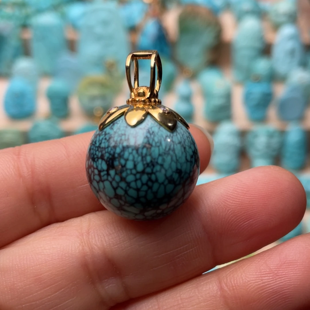 绿松石未镶嵌颈饰