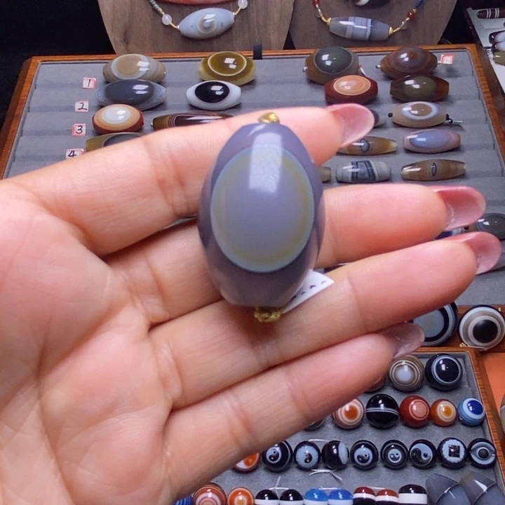 枫***树玛瑙/玉髓未镶嵌颈饰