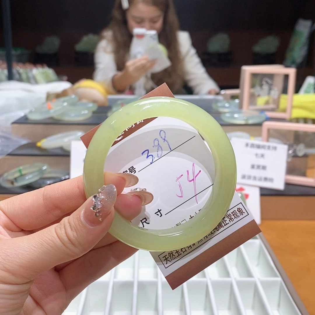 【闪购商品】岫玉手镯未镶嵌天然