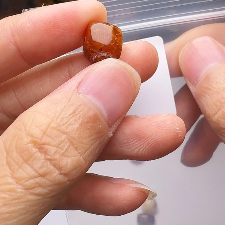 琥珀未镶嵌裸石琥珀