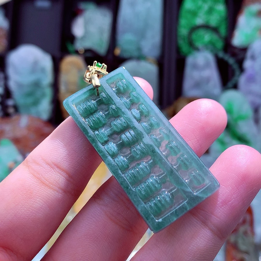颈饰未镶嵌翡翠天然