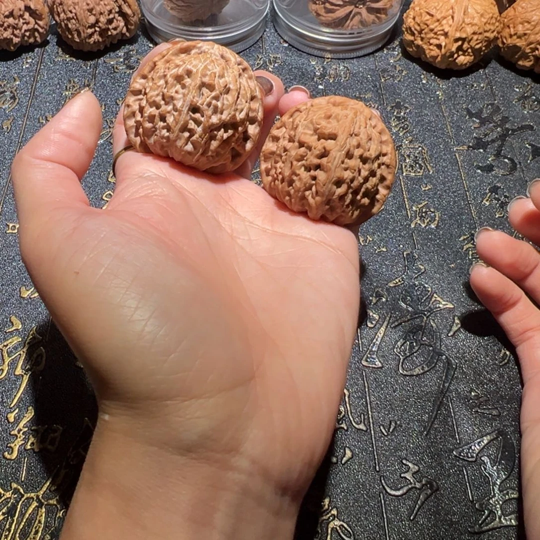 文玩核桃吊坠白狮子40手把件200