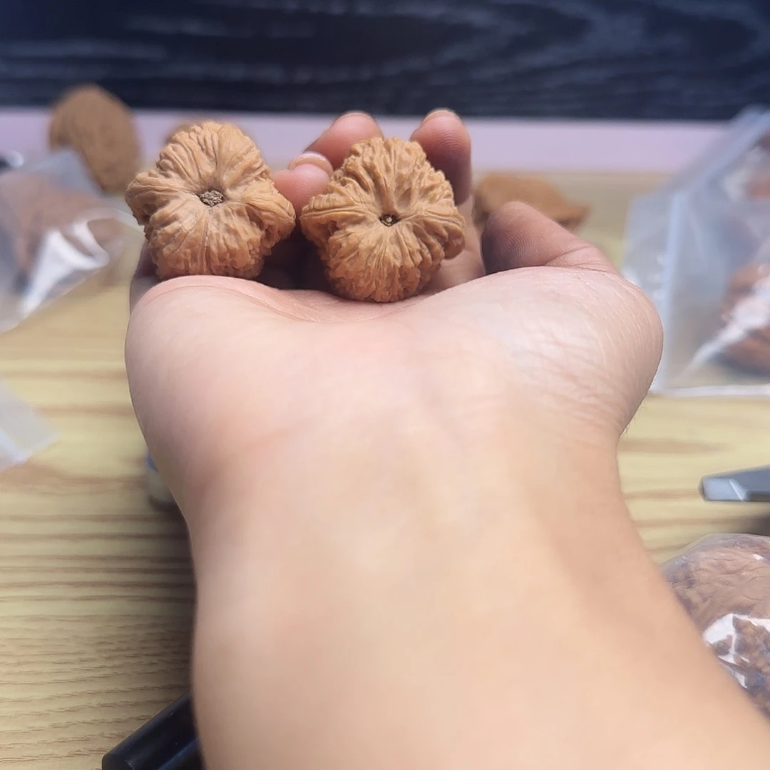 秘***地吊坠桃核核桃核桃