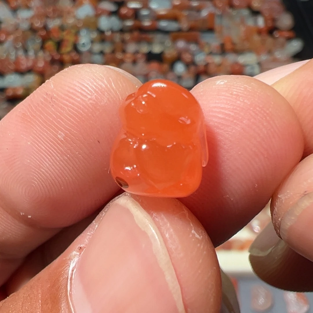 南红玛瑙冰飘未镶嵌爱心兔5