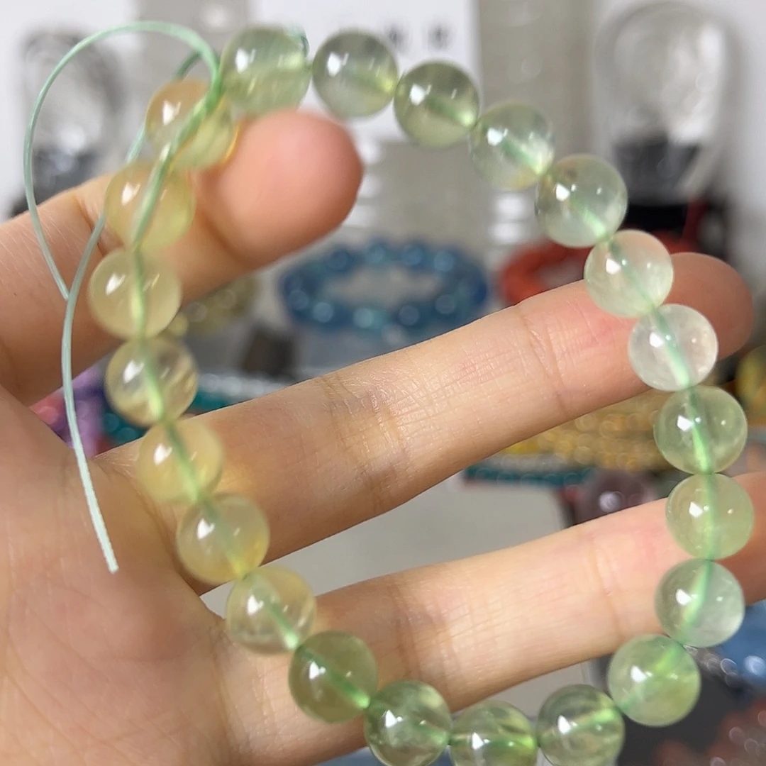 葡萄石未镶嵌手串矿坑