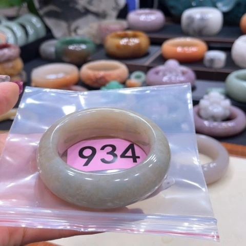 未镶嵌手镯石英质玉