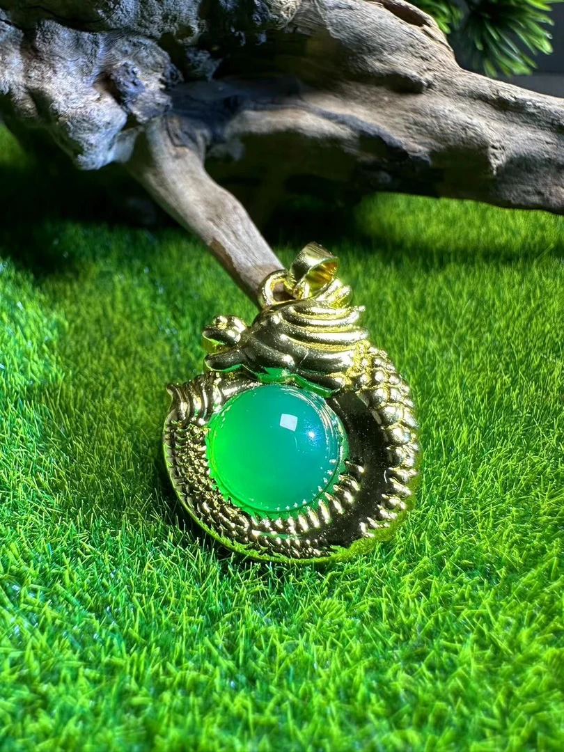 ST6941【任会长珠宝】精品金宝绿玛瑙玉绿吊坠-配绳子-送礼佳品