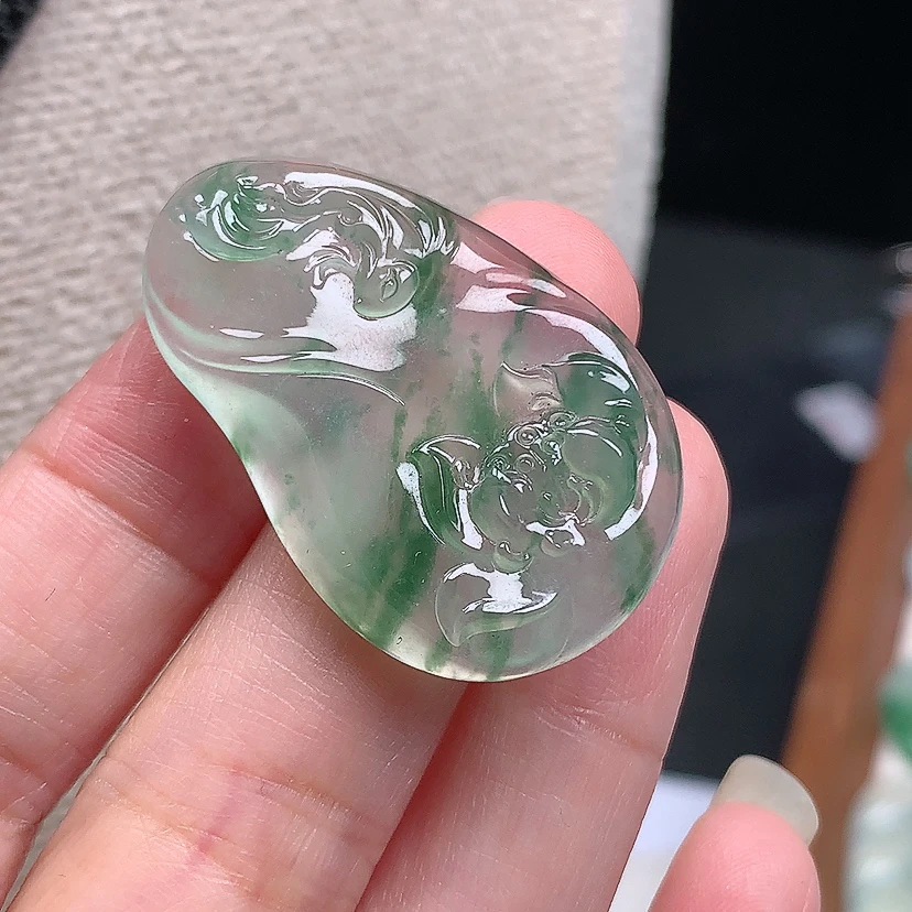 缅甸天然翡翠A货玉石高冰飘花荷叶鱼牌吊坠35.5*23.0*6.0mm