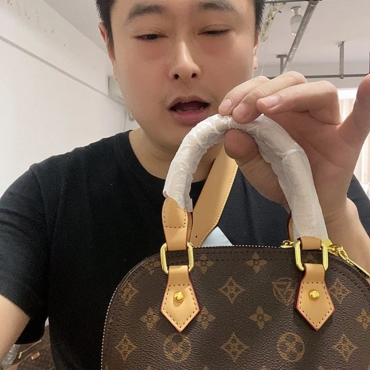 鳄鱼皮（革）犏牛皮（革）