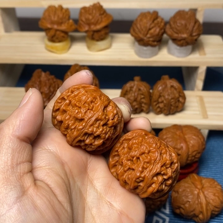 翔***子文玩核桃把件苹果园