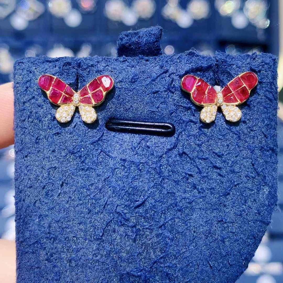 【闪购商品】18K金镶嵌耳饰红宝石蝴蝶耳钉