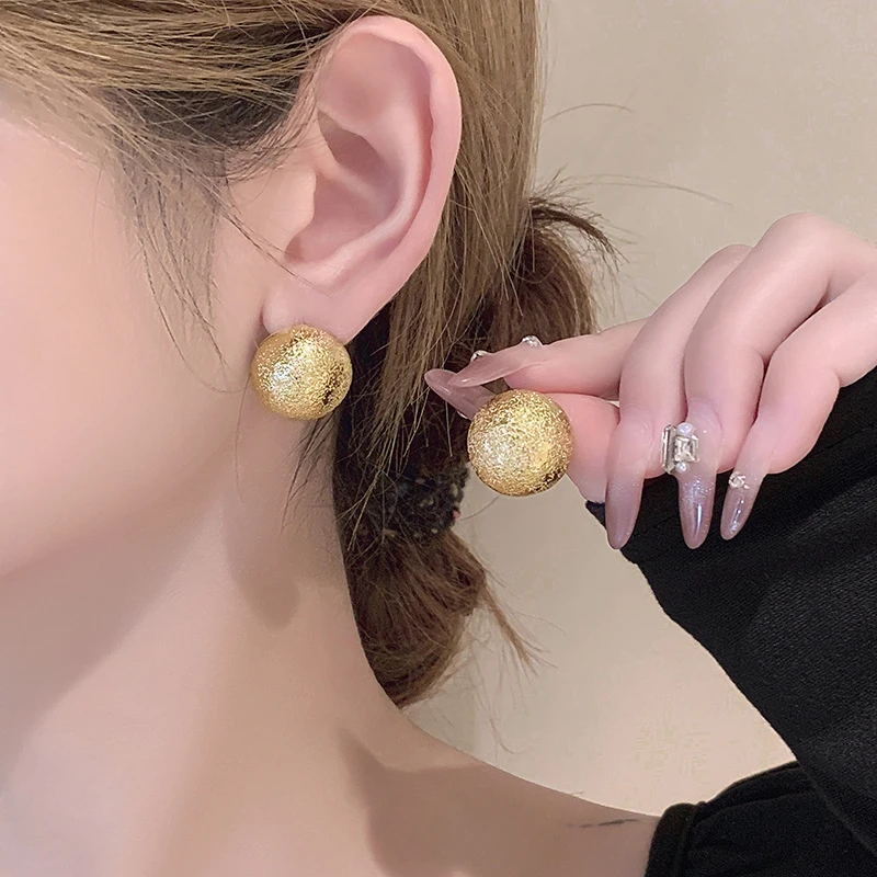 铜合金耳饰 新款金色肌理半球耳环女 轻奢小众高级感简约耳钉耳饰