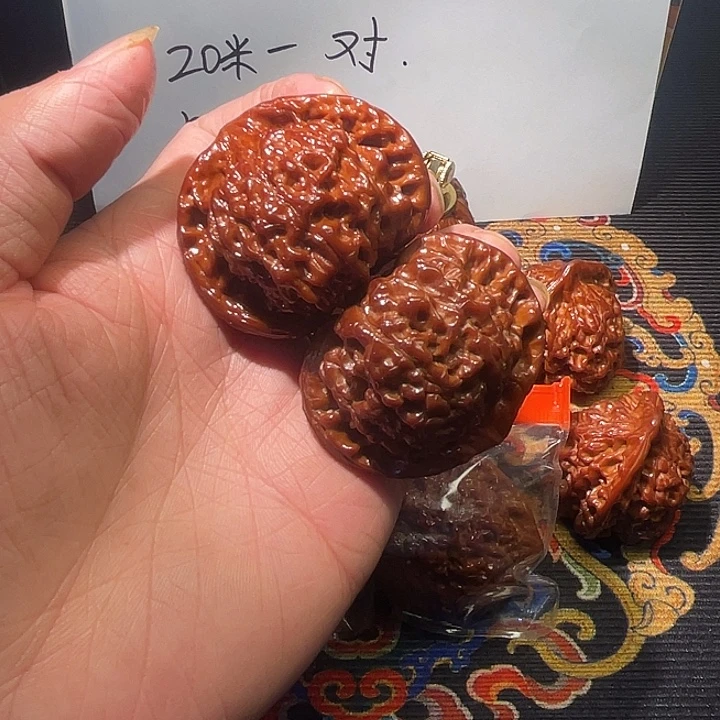 封***，文玩核桃狮子头111