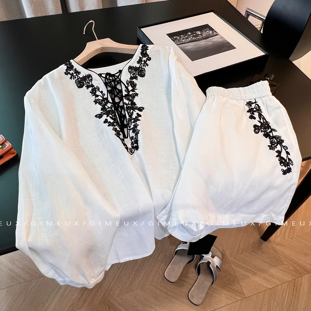度假刺绣小香风宽松套装女夏季2025新款高级感撞色衬衫+短裤两件