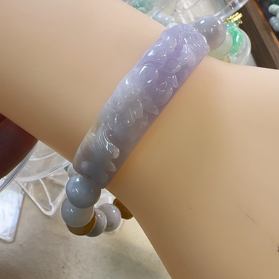 翡翠未镶嵌颈饰手牌