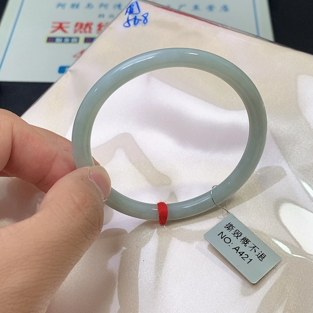 翡翠未镶嵌手镯（圆镯）