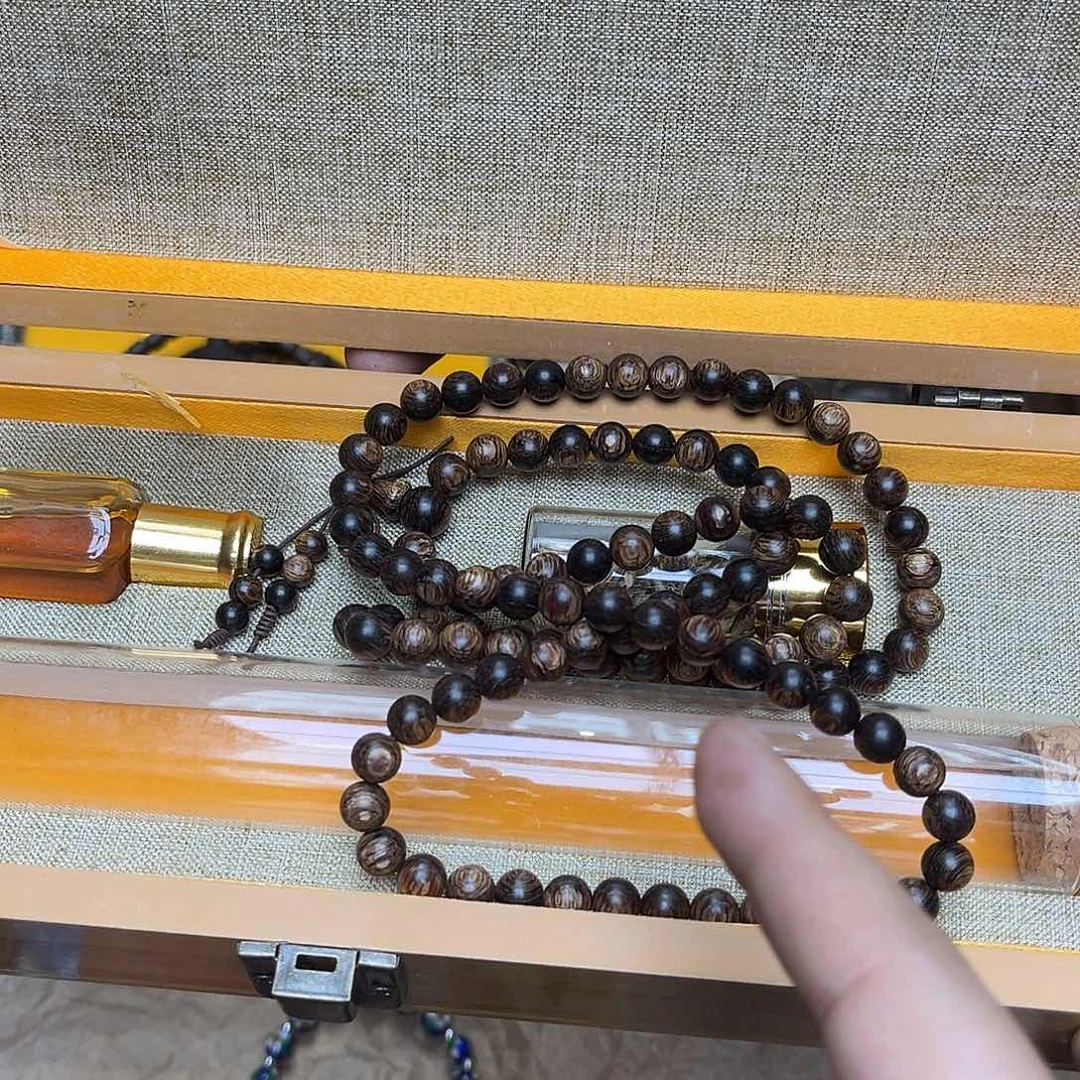 大叶紫檀（黑酸枝木类）