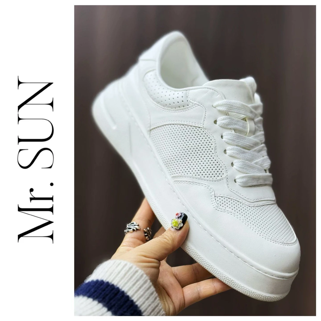 孙先生｜夏季时尚百搭男款小白鞋激光打孔透气系带皮面休闲鞋8602