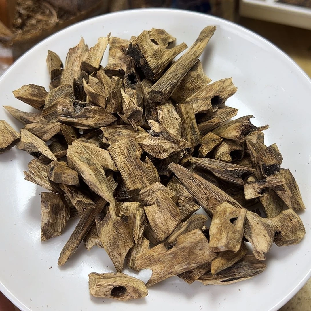 香料绿奇楠透顶绿块料100克