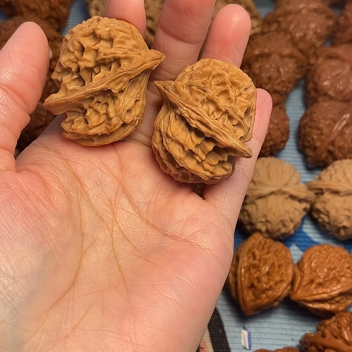 文玩核桃吊坠小鸟代打底