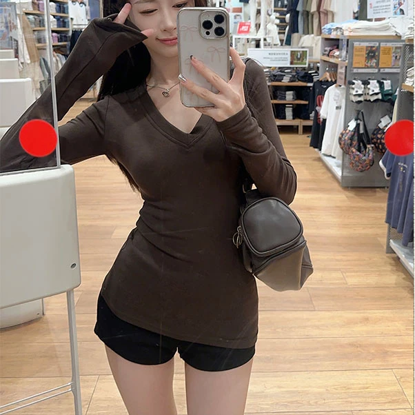 咖色V领长袖t恤女洋气内搭秋季新款美式复古辣妹修身性感短款上衣