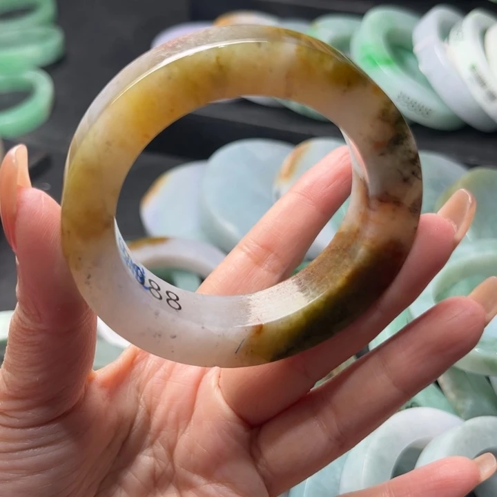 定制翡翠未镶嵌翡翠手镯