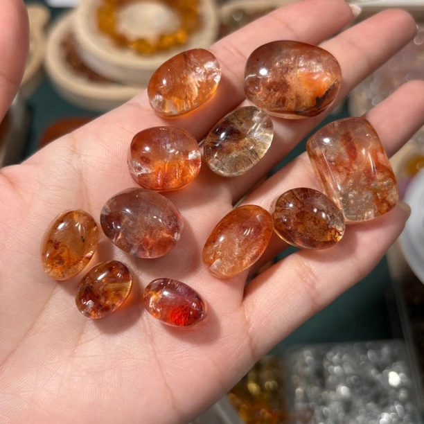 净体胶花蛋面珠一颗 牛鼻孔
